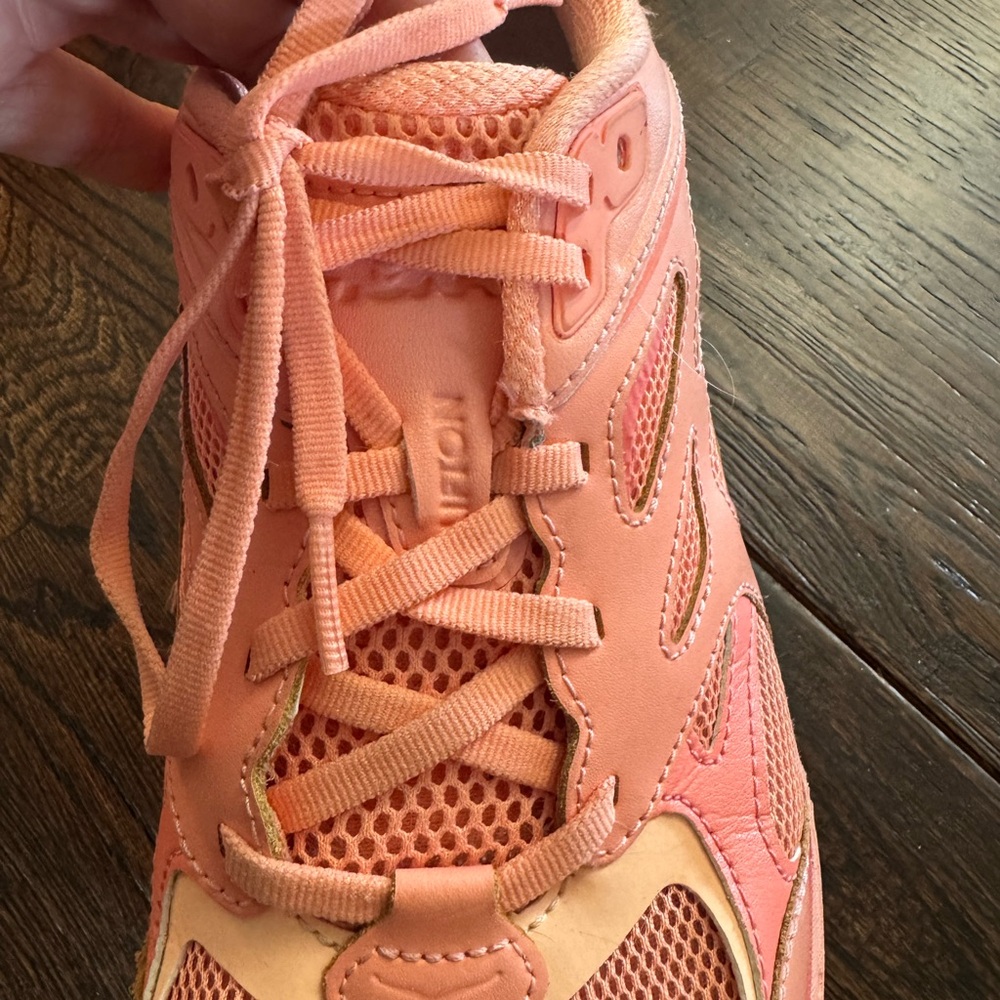 Hoka One Clifton L Orange Coral Athletic Shoes Size 10 - Picture 2 of 13